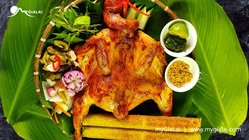Gà nướng cơm lam Gia Lai