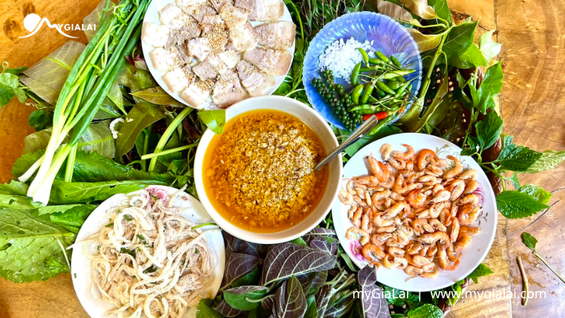 Gỏi lá rừng Gia Lai