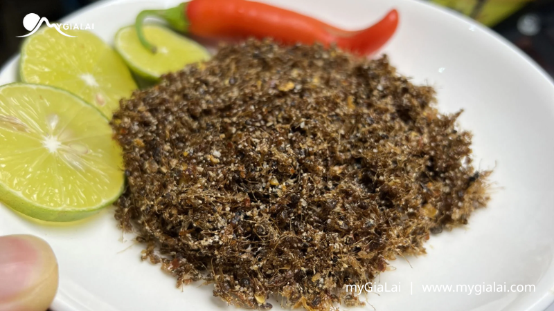 Muối kiến vàng Gia Lai