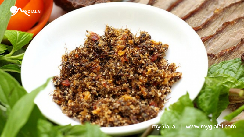 Muối kiến vàng Gia Lai