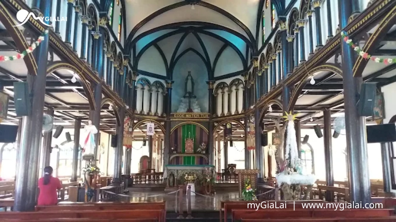 Khám Phá Nhà Thờ Gỗ Pleiku (Nhà Thờ Thăng Thiên)