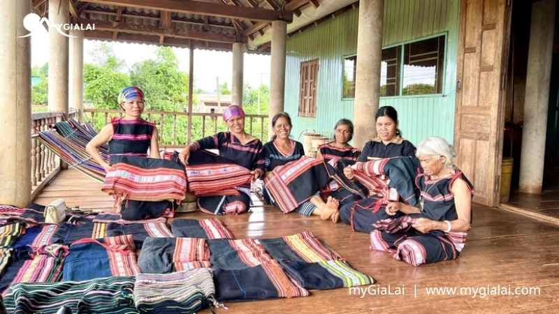Thổ cẩm Gia Lai: Vẻ đẹp di sản và nghệ thuật dệt thủ công