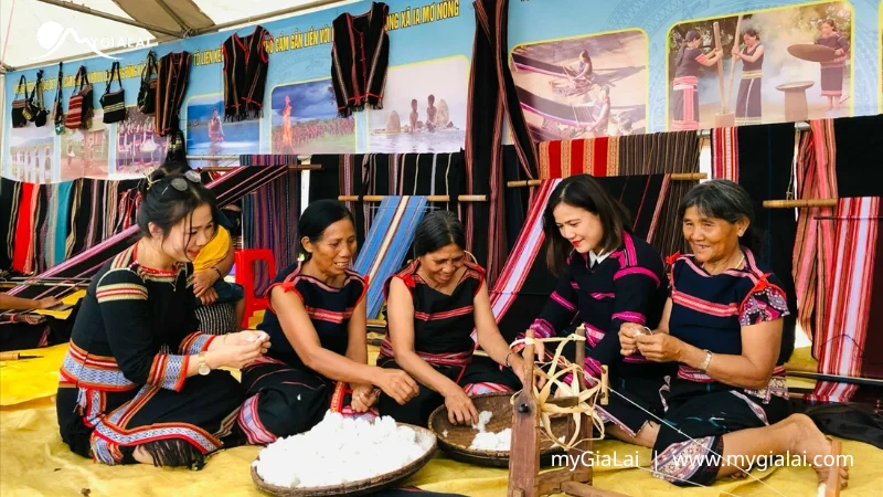 Thổ cẩm Gia Lai: Vẻ đẹp di sản và nghệ thuật dệt thủ công